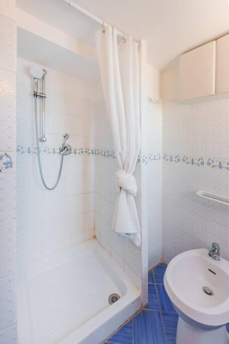Appartement La Casa Di Nina A Corricella à Procida Extérieur photo
